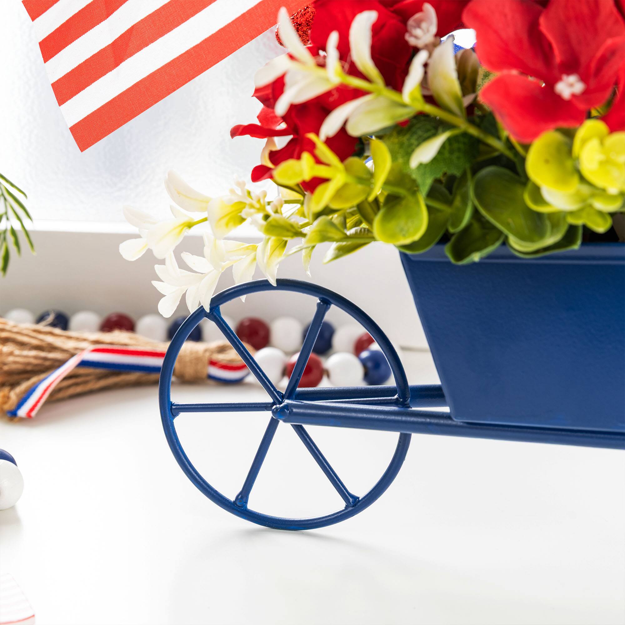 Glitzhome® 14" Patriotic Americana Hydrangea Metal Wagon Centerpiece